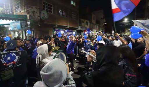 Fallecimiento de un aficionado de Cruz Azul genera controversia y una investigación en curso