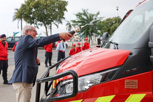 Bombeiros Voluntários de Setúbal comemoram 142 anos com reforço de meios