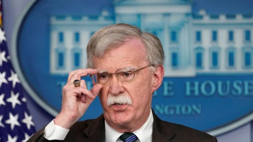 Ex-Conselheiro John Bolton Acusado de Manipular Informação Classificada