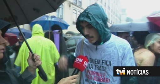 Estudantes manifestam-se contra aumento das propinas e exigem ensino gratuito