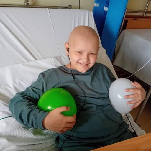 Sobrevivente de Leucemia Inspira Petição por Cuidados Intensivos Pediátricos no IPO do Porto