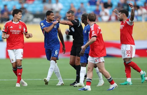 Árbitro de má memória para o Benfica nomeado para jogo decisivo