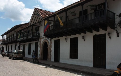 Crisis Administrativa en Girón por Anulación de Alcalde y Evacuación del Palacio Municipal