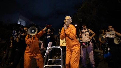 Pressão Interna sobre Netanyahu Aumenta com Julgamento por Corrupção em Plena Guerra