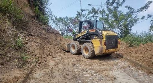 Gobernación anuncia compra de maquinaria para atender la crisis vial en Santander