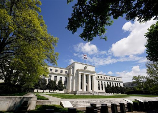 S&P 500 atinge novos máximos históricos impulsionado pela IA e política monetária