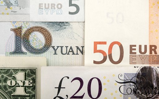 China adota estratégia dupla: promove Yuan Digital e reprime cripto em Hong Kong