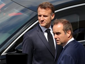 La crise politique française vue de l'étranger : entre inquiétude et ironie