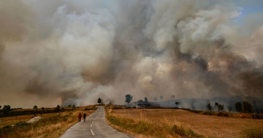 Autoridades de Saúde Alertam para Riscos da Inalação de Fumo dos Incêndios