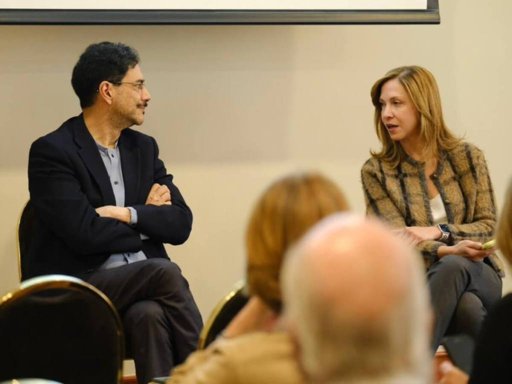 Iván Cepeda se consolida como candidato del oficialismo y busca tender puentes con el sector empresarial