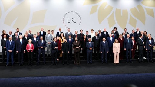 Processo de adesão da Ucrânia e Moldávia à UE avança, mas enfrenta bloqueio persistente da Hungria