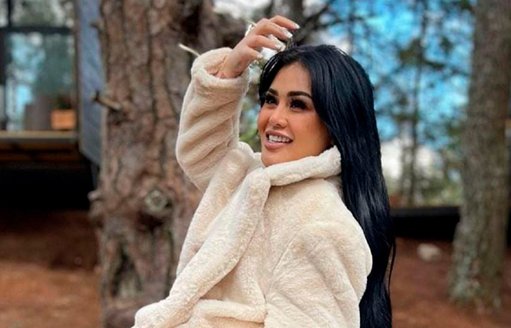 Gomita comparte su bautizo en redes y habla de su transformación espiritual