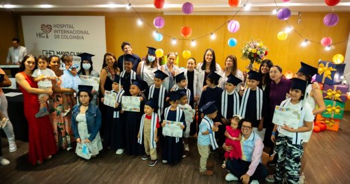 25 niños celebran su victoria contra el cáncer en el Hospital Internacional de Colombia