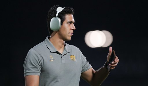 Guillermo Martínez se pierde el resto del torneo con Pumas por fractura en el quinto metatarsiano