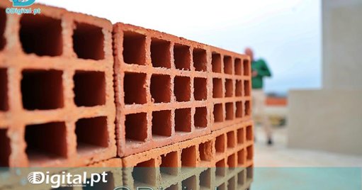 Governo anuncia plano de 1,55 mil milhões de euros para requalificar escolas e critica "herança pesada" da Parque Escolar