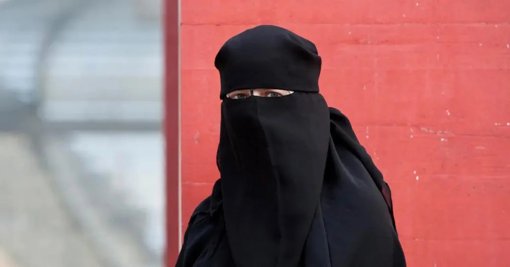 Parlamento Aprova Proibição do Uso de Burca em Espaços Públicos