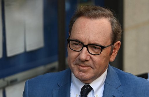 Kevin Spacey Regresa a la Televisión con la Comedia Italiana 'Minimarket'