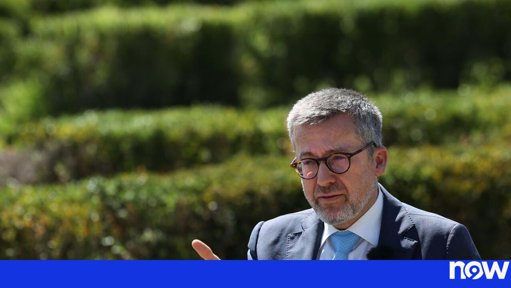 Câmara de Lisboa Impõe Novas Restrições a Painéis Digitais para Combater Poluição Luminosa