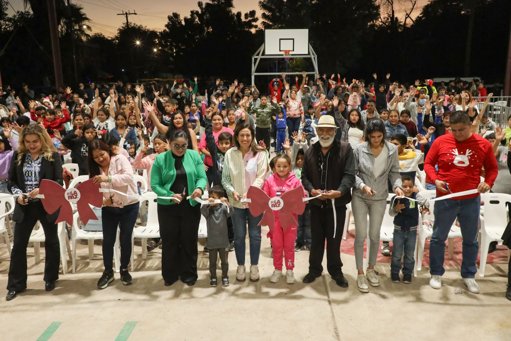 La Paz refuerza espacios comunitarios con obras y posadas navideñas