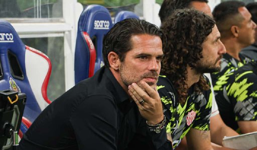 Entre abucheos y respaldo directivo: el hostil regreso de Fernando Gago al Estadio Akron