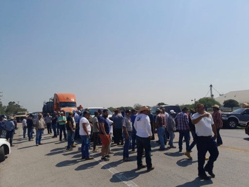 Transportistas y agricultores anuncian 'megabloqueo' nacional para este lunes