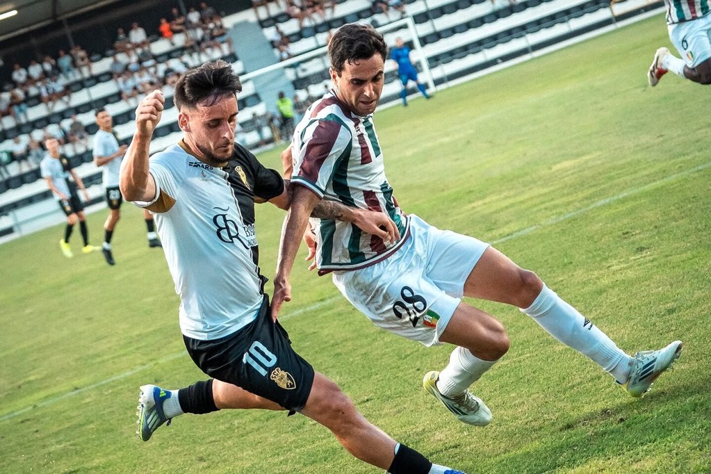 Farense assume candidatura à subida com vitória sobre equipa da I Liga