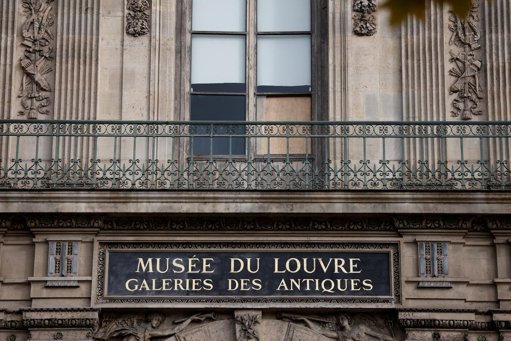 Casse du Louvre : le dernier membre présumé du commando interpellé et des failles de sécurité révélées