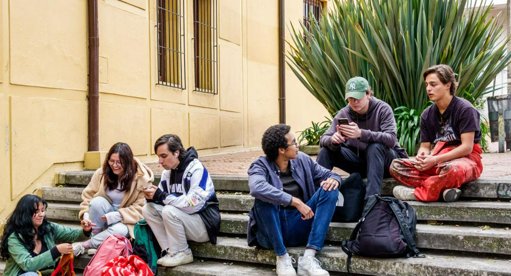 Reputación de Egresados Universitarios: Clave para la Inserción Laboral