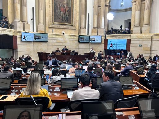 Partidos políticos en carrera contrarreloj para definir listas al Congreso
