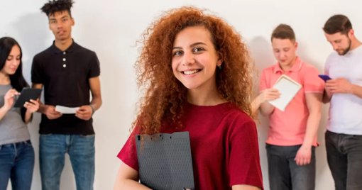 Múltiples iniciativas buscan abordar el desempleo juvenil con formación y oportunidades