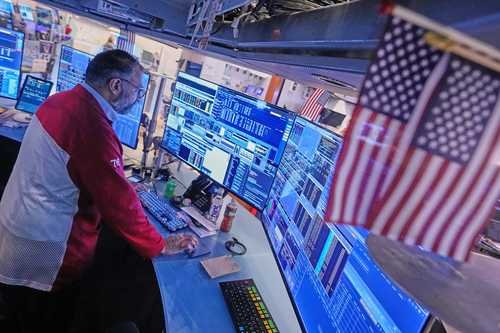 Banxico recorta la tasa de interés a 7.25% pero adopta un tono más cauto