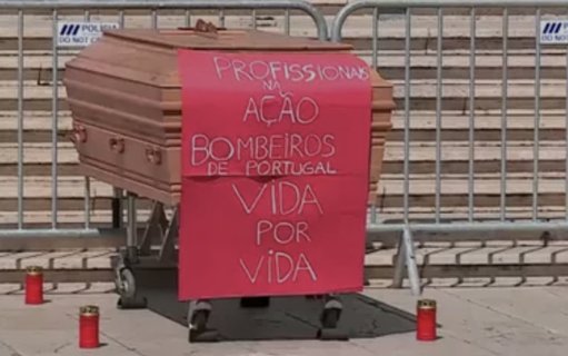 Bombeiros em Vigília por Dignidade e Melhores Condições Profissionais