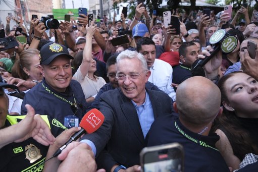 Tribunal Superior de Bogotá ordena libertad inmediata del expresidente Álvaro Uribe mientras se resuelve su apelación
