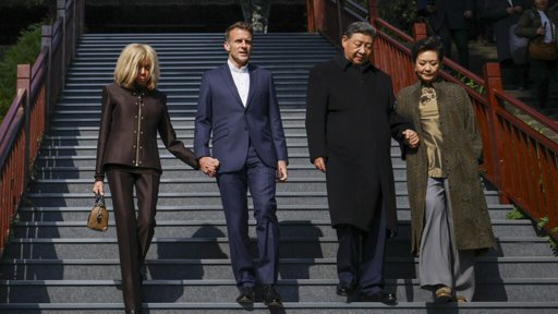 Emmanuel Macron durcit le ton face à la Chine et menace de droits de douane