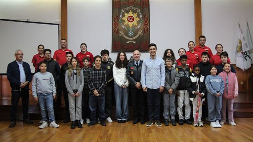 Bombeiros de Guimarães criam escola para jovens e promovem cidadania