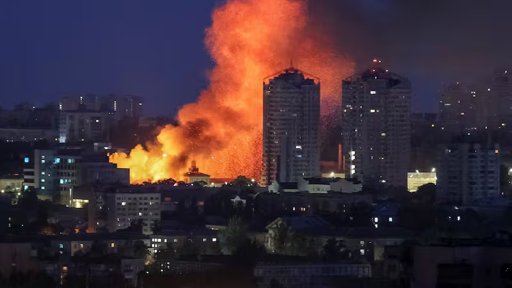 Guerra en Ucrania: Nuevos Ataques Rusos y Debate sobre Apoyo Internacional