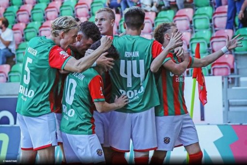 Marítimo vence Penafiel e ascende provisoriamente à liderança da II Liga