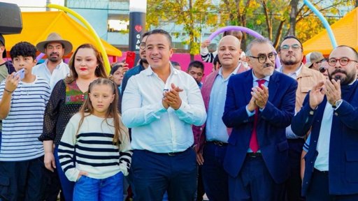 Inauguran en Cuautepec, GAM, un innovador parque público con pista de hielo gratuita