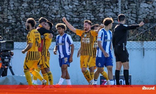 Lusitânia de Lourosa Vence FC Porto B com Reviravolta no Olival