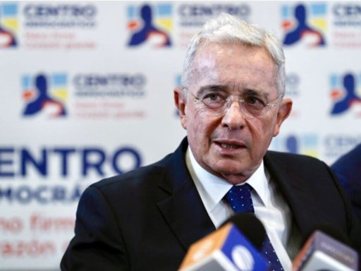 Álvaro Uribe Vélez buscará curul en el Senado para las elecciones de 2026