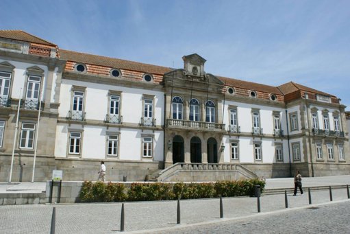 Municípios Reforçam Investimento em Habitação nos Orçamentos para 2026