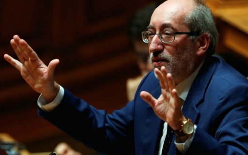 Debate Presidencial Aquece com Propostas Opostas para a Crise da Habitação