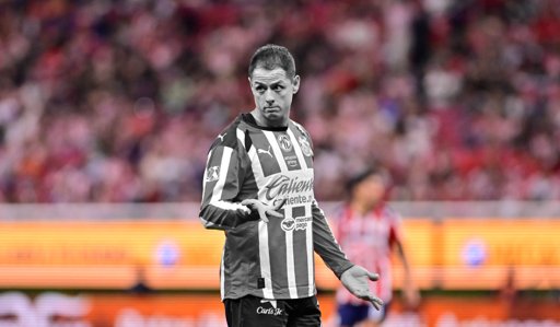 La encrucijada de Javier 'Chicharito' Hernández en Chivas entre lesiones y críticas