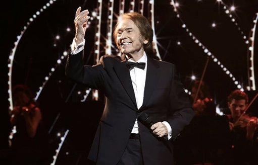 Raphael es homenajeado como Persona del Año en los Latin Grammy