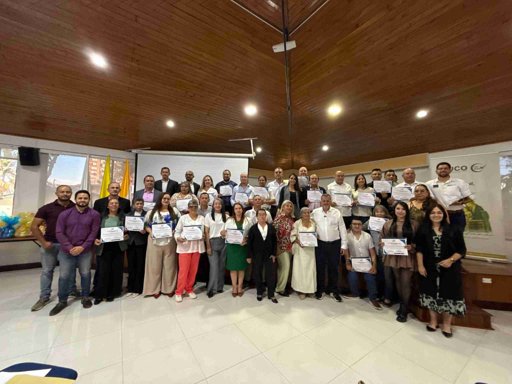 Líderes comunales de Rionegro se gradúan para impulsar el desarrollo local