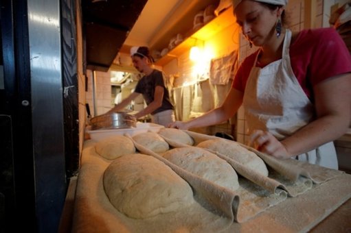 Travail le 1er mai : une proposition de loi controversée arrive à l'Assemblée