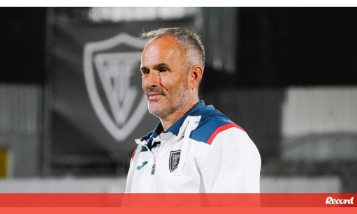 André Clóvis e Álvaro Zamora brilham no Académico de Viseu