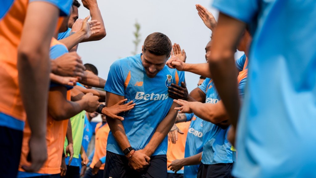 Francisco Moura Desfalca FC Porto no Início da Temporada com Lesão no Joelho