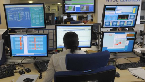 Praças europeias encerram em alta apesar de pressões setoriais