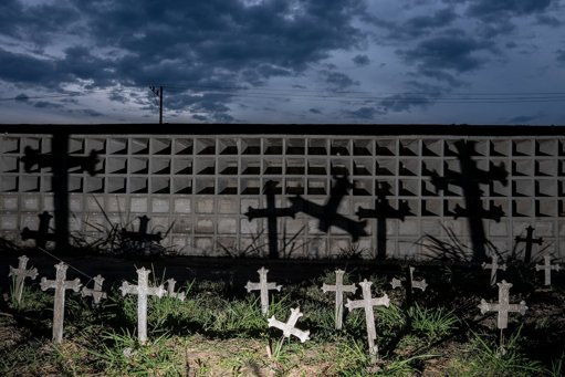 Excombatientes y militares se unen para construir osarios para víctimas de desaparición forzada